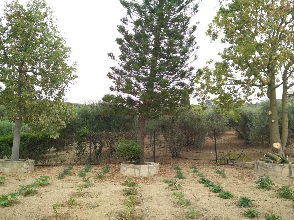 Eden Garden Near Knossos * Skalanion
